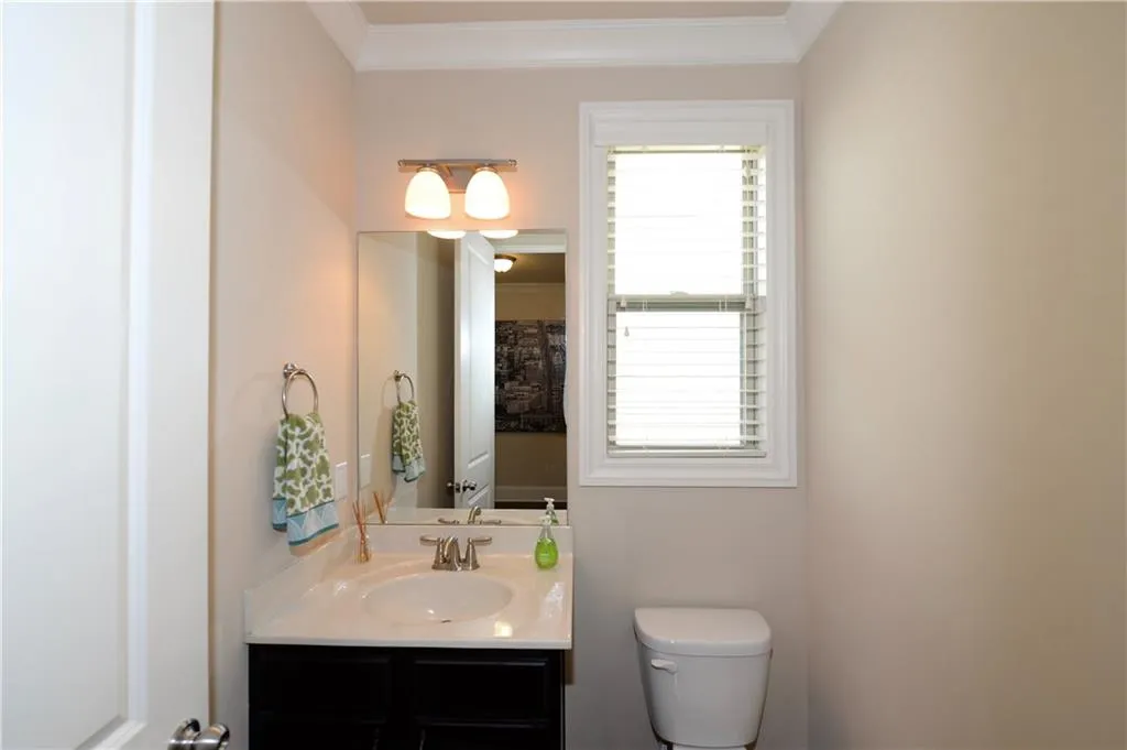 7645 Highland Bluff, Sandy Springs, Georgia 30328, 4 Bedrooms Bedrooms, ,2 BathroomsBathrooms,Residential,Sold,7645 Highland Bluff,5724167