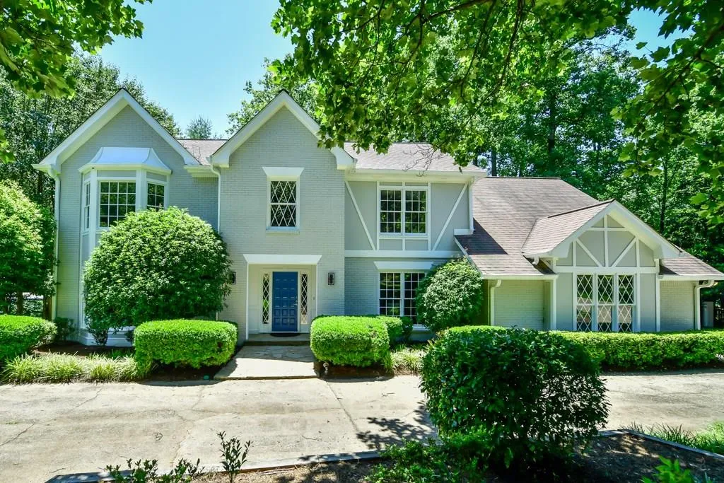 100 Breakwater Circle, Sandy Springs, Georgia 30328, 5 Bedrooms Bedrooms, ,4 BathroomsBathrooms,Residential,Sold,100 Breakwater Circle,6023095