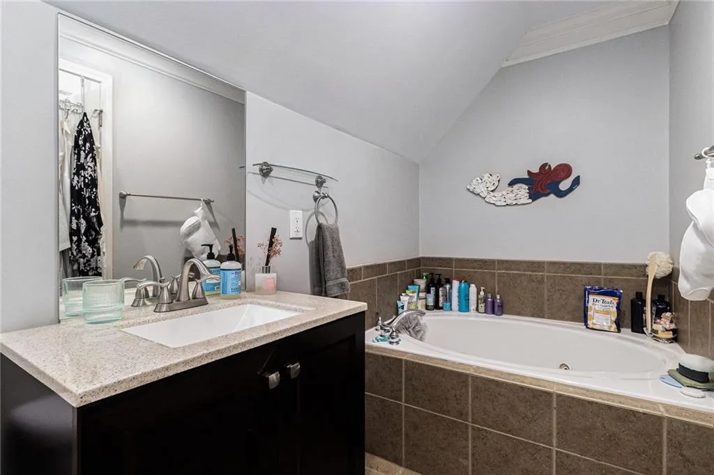 1647 Dupont Commons Drive Nw, Atlanta, Georgia 30318, 3 Bedrooms Bedrooms, ,2 BathroomsBathrooms,Residential,For Sale,1647 Dupont Commons Drive Nw,7619036