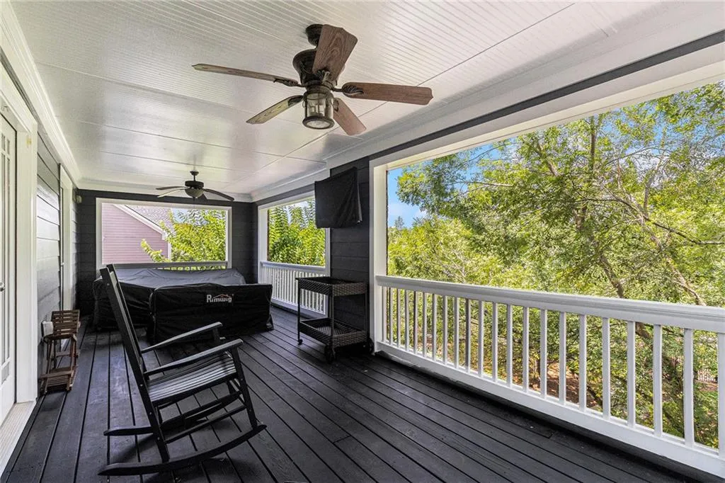 1647 Dupont Commons Drive Nw, Atlanta, Georgia 30318, 3 Bedrooms Bedrooms, ,2 BathroomsBathrooms,Residential,For Sale,1647 Dupont Commons Drive Nw,7619036