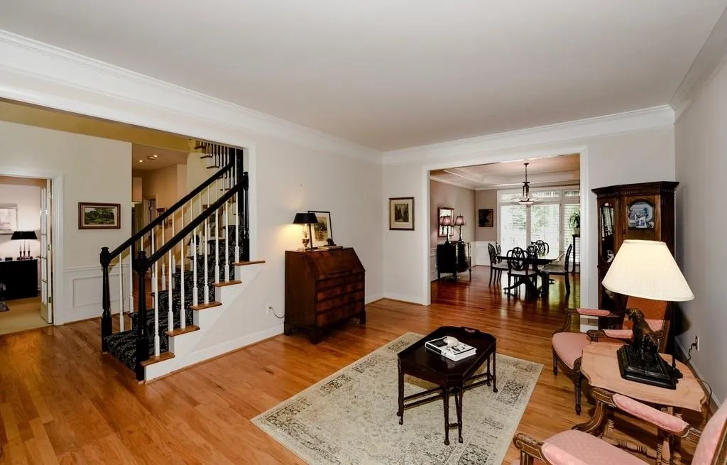 575 Taunton Way Ne, Atlanta, Georgia 30319, 4 Bedrooms Bedrooms, ,4 BathroomsBathrooms,Residential,Sold,575 Taunton Way Ne,6579545