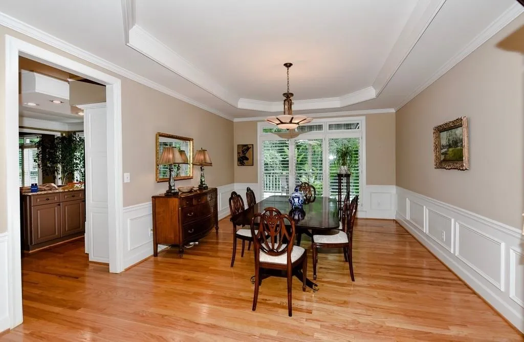 575 Taunton Way Ne, Atlanta, Georgia 30319, 4 Bedrooms Bedrooms, ,4 BathroomsBathrooms,Residential,Sold,575 Taunton Way Ne,6579545