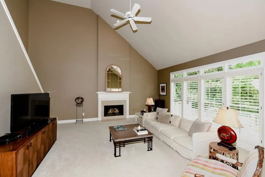 575 Taunton Way Ne, Atlanta, Georgia 30319, 4 Bedrooms Bedrooms, ,4 BathroomsBathrooms,Residential,Sold,575 Taunton Way Ne,6579545