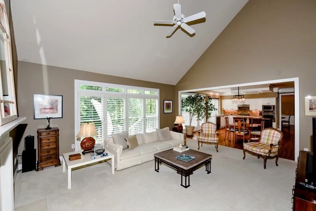 575 Taunton Way Ne, Atlanta, Georgia 30319, 4 Bedrooms Bedrooms, ,4 BathroomsBathrooms,Residential,Sold,575 Taunton Way Ne,6579545
