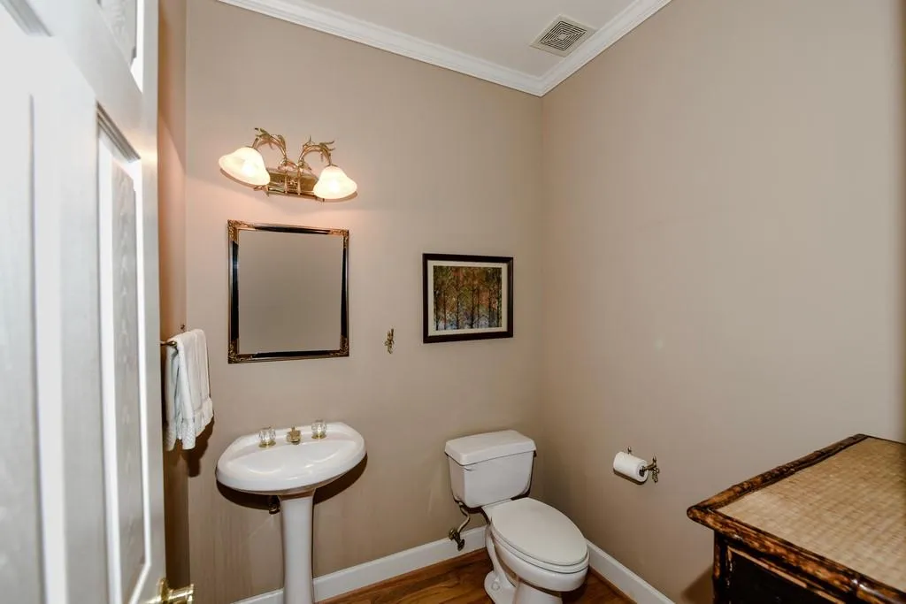 575 Taunton Way Ne, Atlanta, Georgia 30319, 4 Bedrooms Bedrooms, ,4 BathroomsBathrooms,Residential,Sold,575 Taunton Way Ne,6579545
