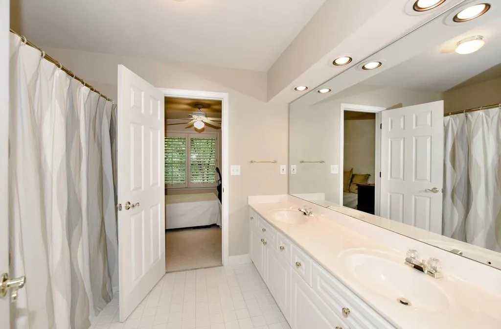 575 Taunton Way Ne, Atlanta, Georgia 30319, 4 Bedrooms Bedrooms, ,4 BathroomsBathrooms,Residential,Sold,575 Taunton Way Ne,6579545
