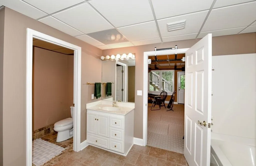 575 Taunton Way Ne, Atlanta, Georgia 30319, 4 Bedrooms Bedrooms, ,4 BathroomsBathrooms,Residential,Sold,575 Taunton Way Ne,6579545