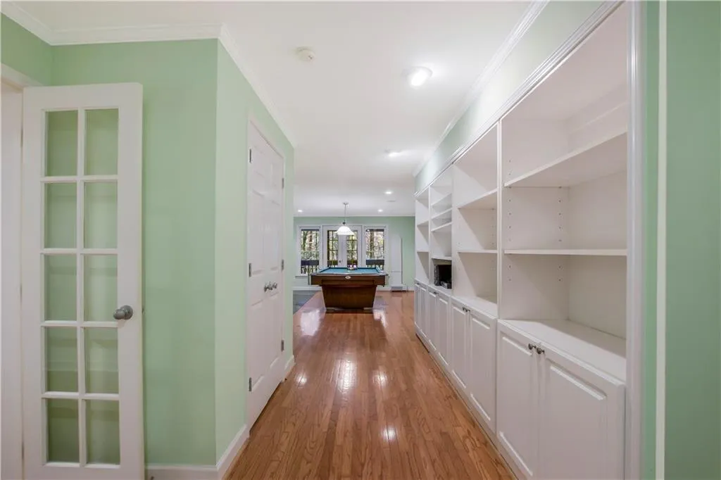 225 Ledgemont Court, Sandy Springs, Georgia 30342, 5 Bedrooms Bedrooms, ,4 BathroomsBathrooms,Residential,Sold,225 Ledgemont Court,6778220
