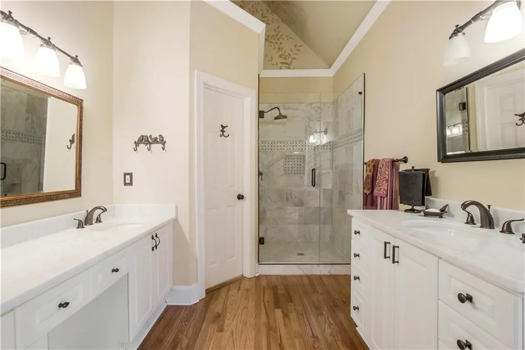 225 Ledgemont Court, Sandy Springs, Georgia 30342, 5 Bedrooms Bedrooms, ,4 BathroomsBathrooms,Residential,Sold,225 Ledgemont Court,6778220