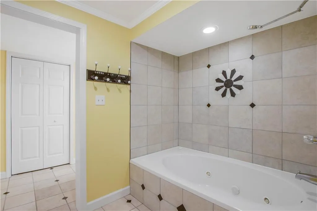 225 Ledgemont Court, Sandy Springs, Georgia 30342, 5 Bedrooms Bedrooms, ,4 BathroomsBathrooms,Residential,Sold,225 Ledgemont Court,6778220