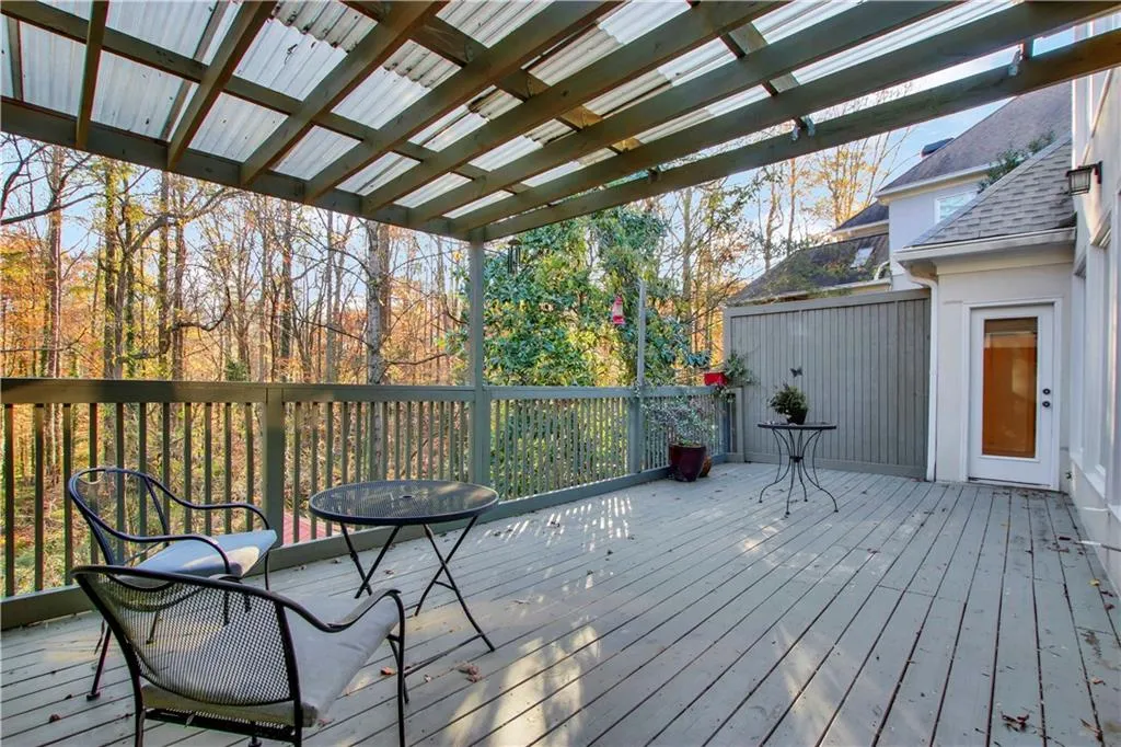 225 Ledgemont Court, Sandy Springs, Georgia 30342, 5 Bedrooms Bedrooms, ,4 BathroomsBathrooms,Residential,Sold,225 Ledgemont Court,6778220