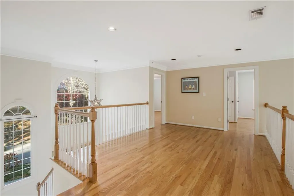 225 Ledgemont Court, Sandy Springs, Georgia 30342, 5 Bedrooms Bedrooms, ,4 BathroomsBathrooms,Residential,Sold,225 Ledgemont Court,6778220