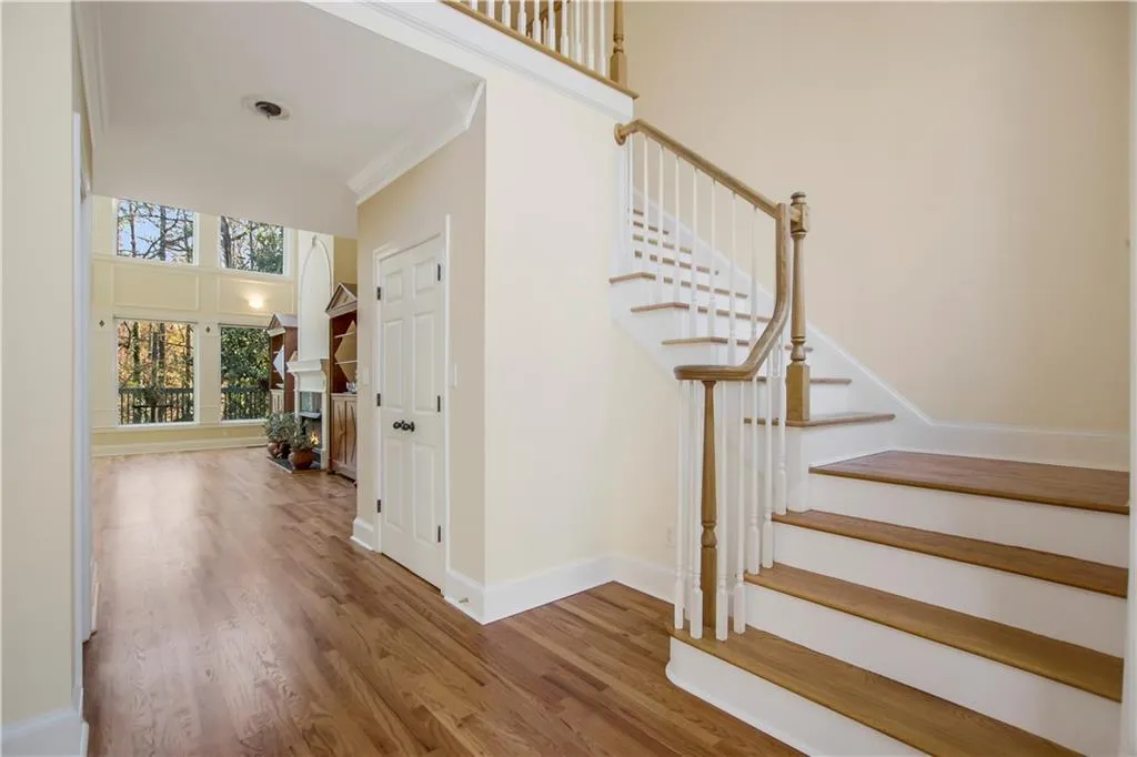 225 Ledgemont Court, Sandy Springs, Georgia 30342, 5 Bedrooms Bedrooms, ,4 BathroomsBathrooms,Residential,Sold,225 Ledgemont Court,6778220