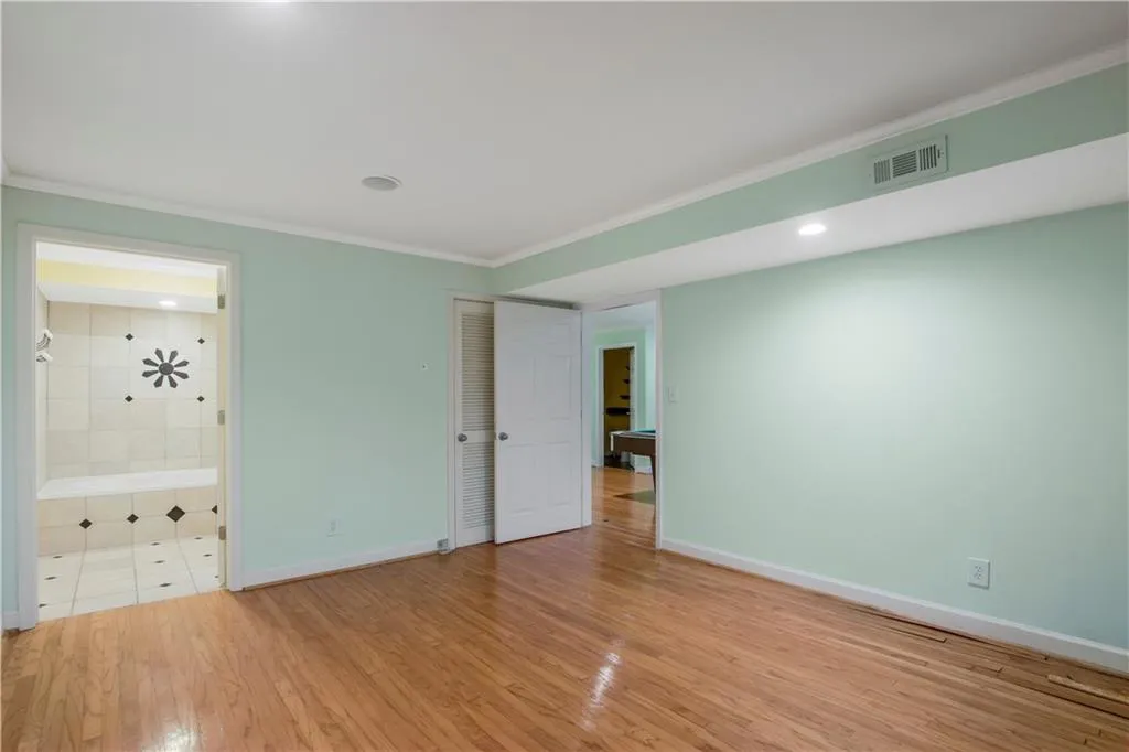 225 Ledgemont Court, Sandy Springs, Georgia 30342, 5 Bedrooms Bedrooms, ,4 BathroomsBathrooms,Residential,Sold,225 Ledgemont Court,6778220