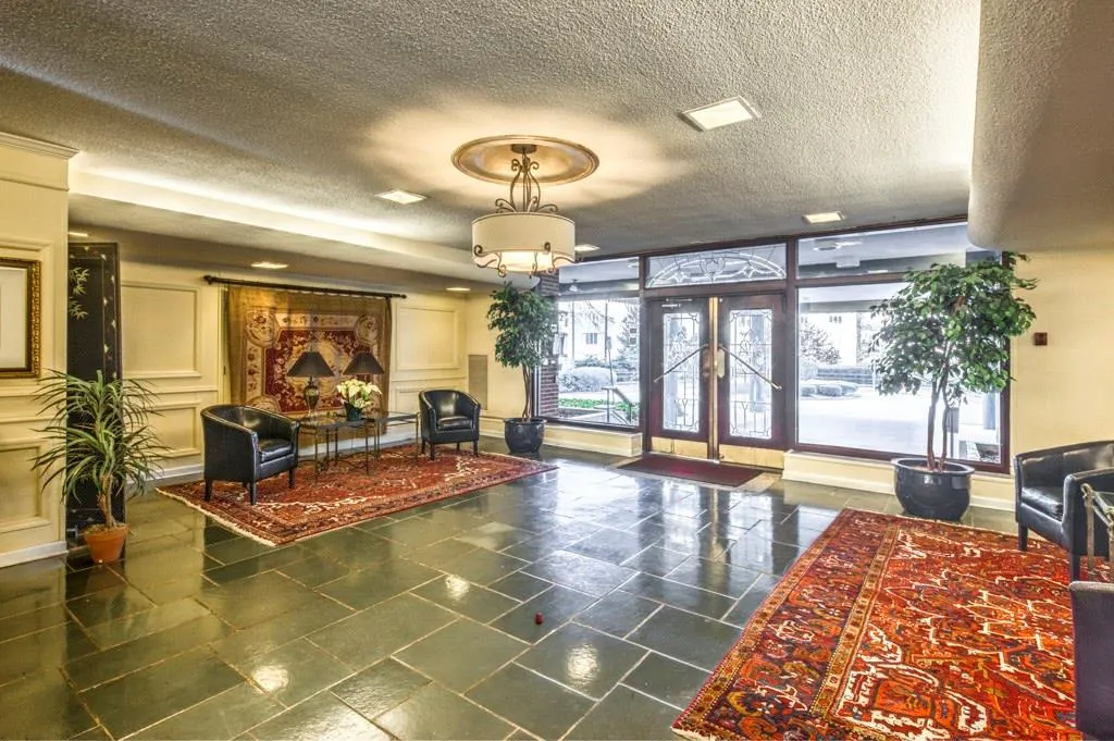 2965 Pharr Court South Nw Unit 704, Atlanta, Georgia 30305, 2 Bedrooms Bedrooms, ,2 BathroomsBathrooms,Residential,Sold,2965 Pharr Court South Nw Unit 704,5795318