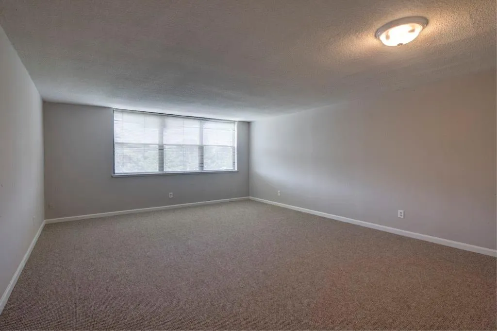 2965 Pharr Court South Nw Unit 704, Atlanta, Georgia 30305, 2 Bedrooms Bedrooms, ,2 BathroomsBathrooms,Residential,Sold,2965 Pharr Court South Nw Unit 704,5795318