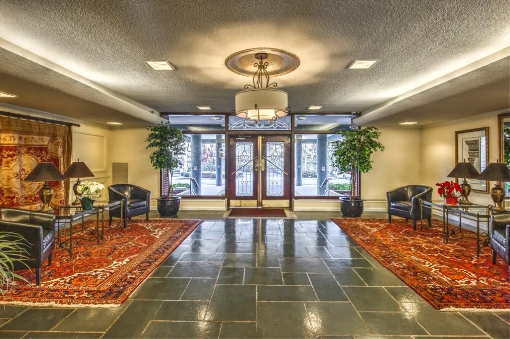 2965 Pharr Court South Nw Unit 704, Atlanta, Georgia 30305, 2 Bedrooms Bedrooms, ,2 BathroomsBathrooms,Residential,Sold,2965 Pharr Court South Nw Unit 704,5795318