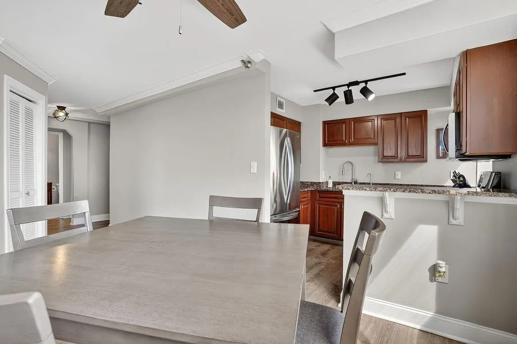 2479 Peachtree Road Ne Unit 1517, Atlanta, Georgia 30305, 2 Bedrooms Bedrooms, 0 ,2 BathroomsBathrooms,Residential,For Sale,2479 Peachtree Road Ne Unit 1517,7739634