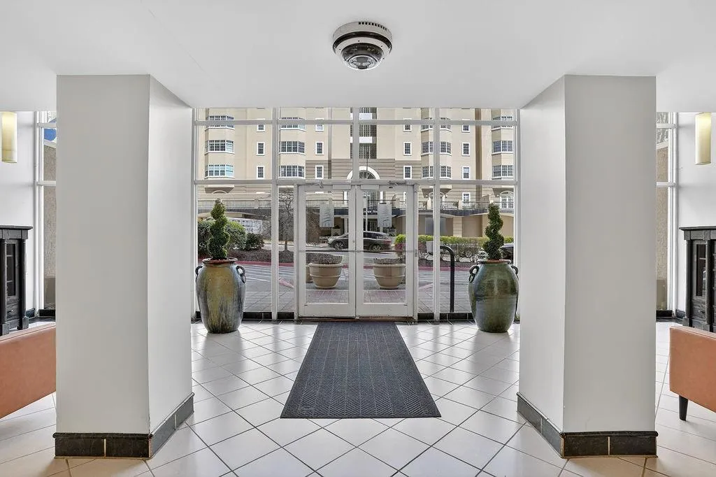 2479 Peachtree Road Ne Unit 1517, Atlanta, Georgia 30305, 2 Bedrooms Bedrooms, 0 ,2 BathroomsBathrooms,Residential,For Sale,2479 Peachtree Road Ne Unit 1517,7739634