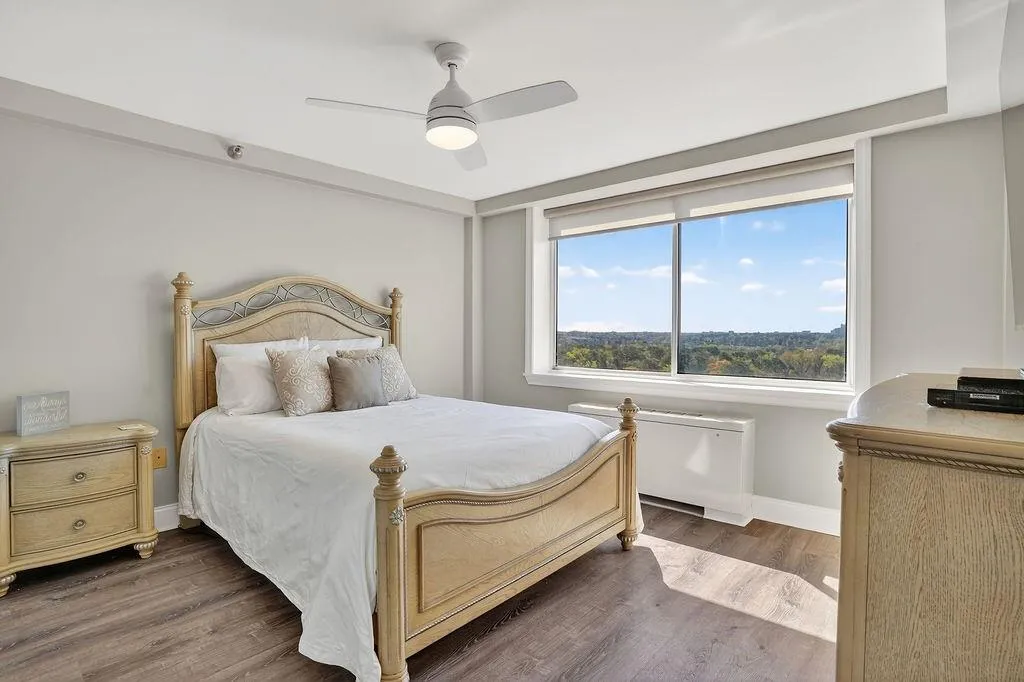 2479 Peachtree Road Ne Unit 1517, Atlanta, Georgia 30305, 2 Bedrooms Bedrooms, 0 ,2 BathroomsBathrooms,Residential,For Sale,2479 Peachtree Road Ne Unit 1517,7739634