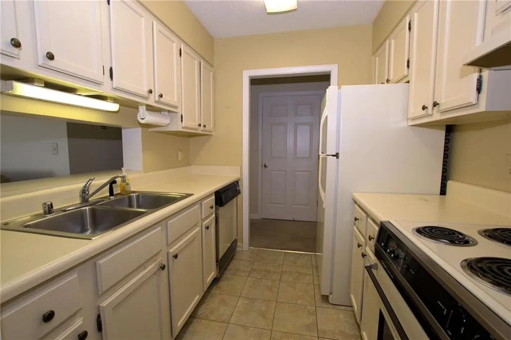 300 Johnson Ferry Road Ne Unit A503, Atlanta, Georgia 30328, 2 Bedrooms Bedrooms, ,2 BathroomsBathrooms,Residential,Sold,300 Johnson Ferry Road Ne Unit A503,6831442