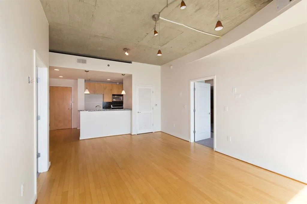 250 Pharr Road Ne Unit 1009, Atlanta, Georgia 30305, 2 Bedrooms Bedrooms, ,2 BathroomsBathrooms,Residential,Sold,250 Pharr Road Ne Unit 1009,5866731
