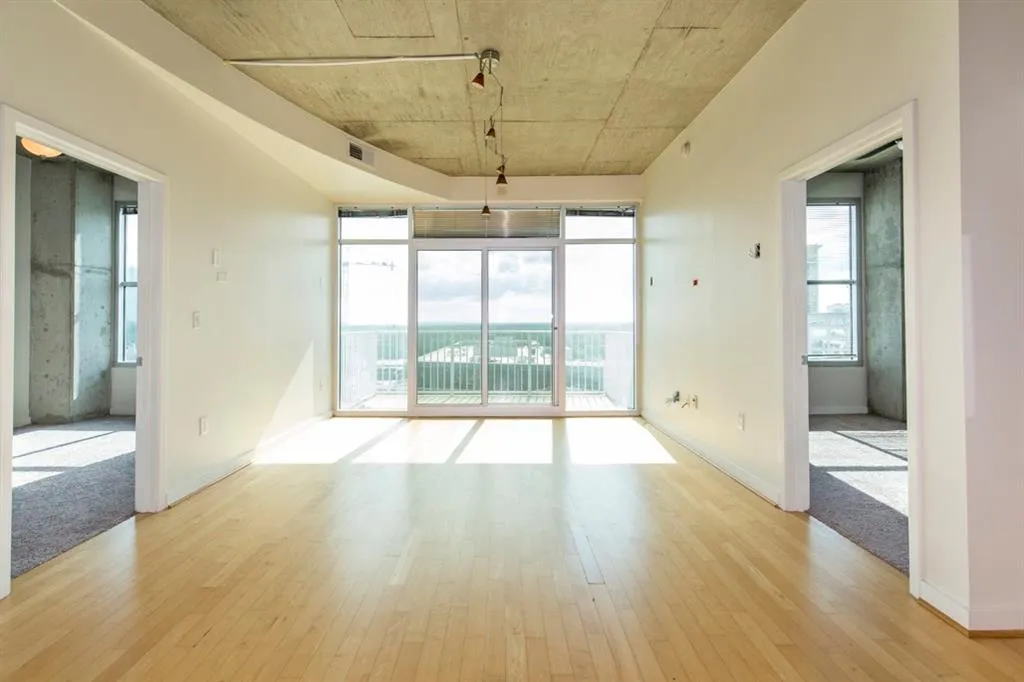 250 Pharr Road Ne Unit 1009, Atlanta, Georgia 30305, 2 Bedrooms Bedrooms, ,2 BathroomsBathrooms,Residential,Sold,250 Pharr Road Ne Unit 1009,5866731