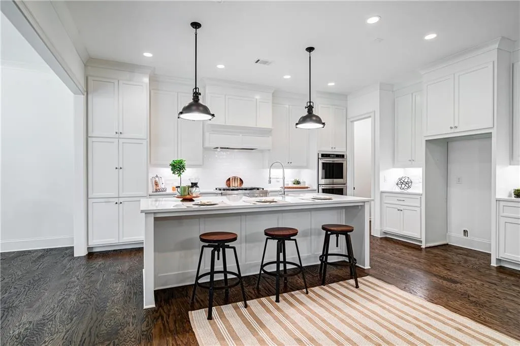 281 Green Hill Road, Sandy Springs, Georgia 30342, 4 Bedrooms Bedrooms, ,3 BathroomsBathrooms,Residential,Sold,281 Green Hill Road,6747189