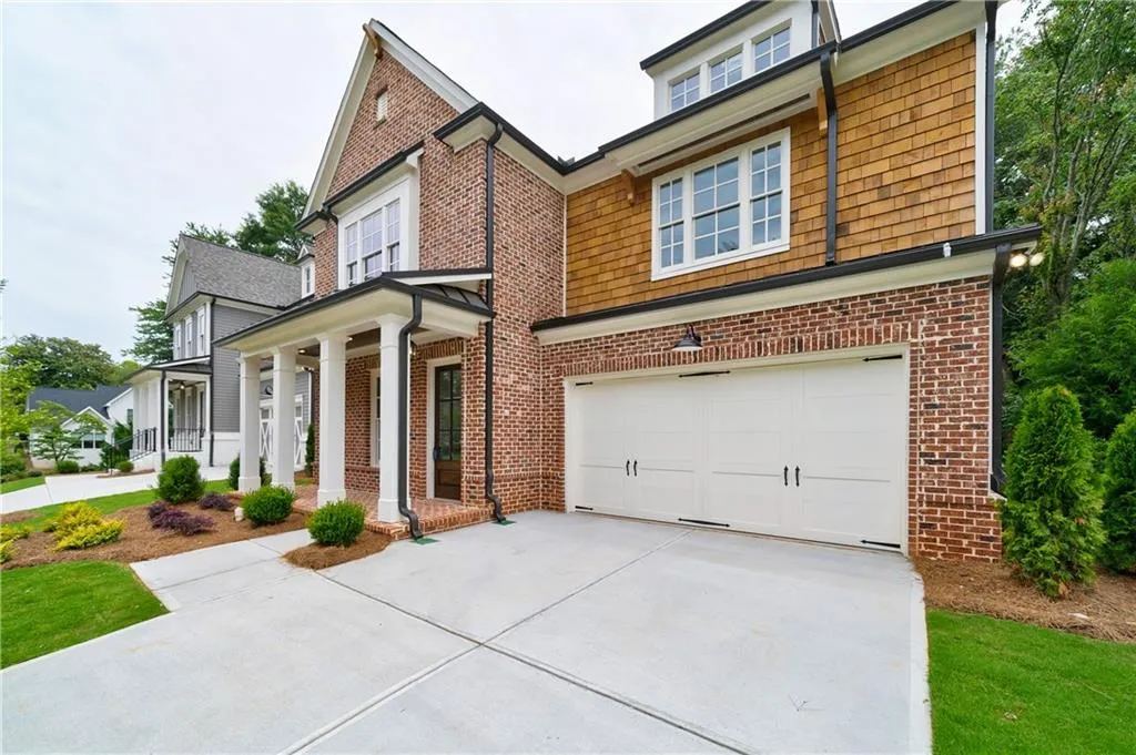 281 Green Hill Road, Sandy Springs, Georgia 30342, 4 Bedrooms Bedrooms, ,3 BathroomsBathrooms,Residential,Sold,281 Green Hill Road,6747189
