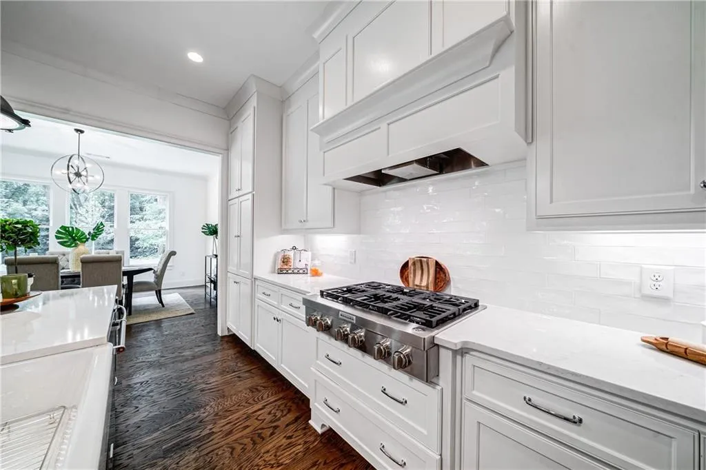 281 Green Hill Road, Sandy Springs, Georgia 30342, 4 Bedrooms Bedrooms, ,3 BathroomsBathrooms,Residential,Sold,281 Green Hill Road,6747189