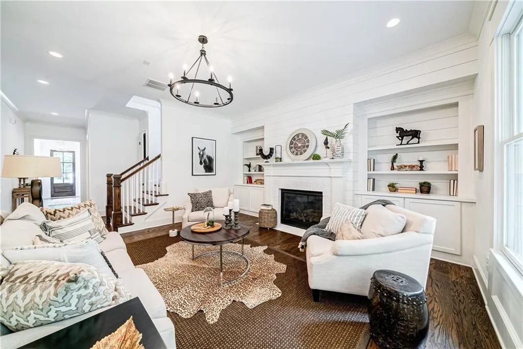 281 Green Hill Road, Sandy Springs, Georgia 30342, 4 Bedrooms Bedrooms, ,3 BathroomsBathrooms,Residential,Sold,281 Green Hill Road,6747189