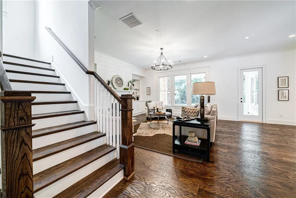 281 Green Hill Road, Sandy Springs, Georgia 30342, 4 Bedrooms Bedrooms, ,3 BathroomsBathrooms,Residential,Sold,281 Green Hill Road,6747189
