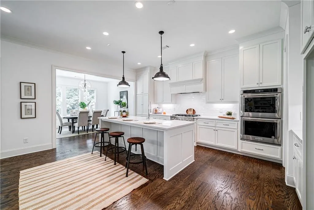 281 Green Hill Road, Sandy Springs, Georgia 30342, 4 Bedrooms Bedrooms, ,3 BathroomsBathrooms,Residential,Sold,281 Green Hill Road,6747189