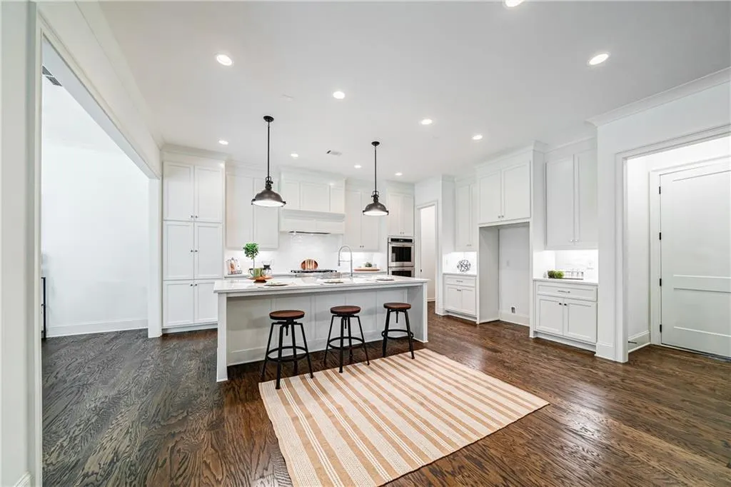 281 Green Hill Road, Sandy Springs, Georgia 30342, 4 Bedrooms Bedrooms, ,3 BathroomsBathrooms,Residential,Sold,281 Green Hill Road,6747189