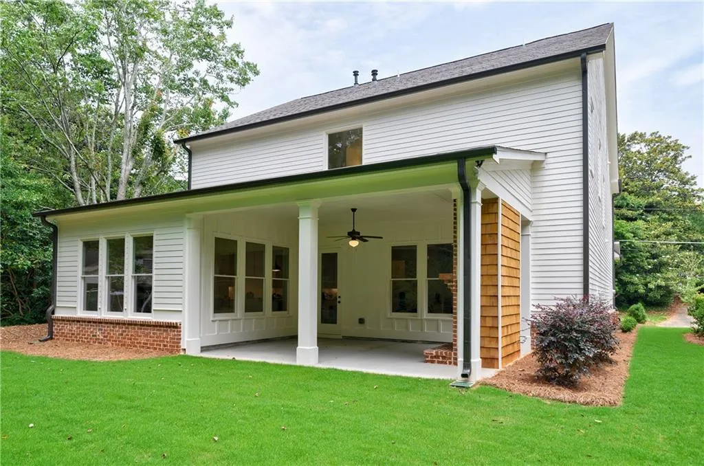 281 Green Hill Road, Sandy Springs, Georgia 30342, 4 Bedrooms Bedrooms, ,3 BathroomsBathrooms,Residential,Sold,281 Green Hill Road,6747189
