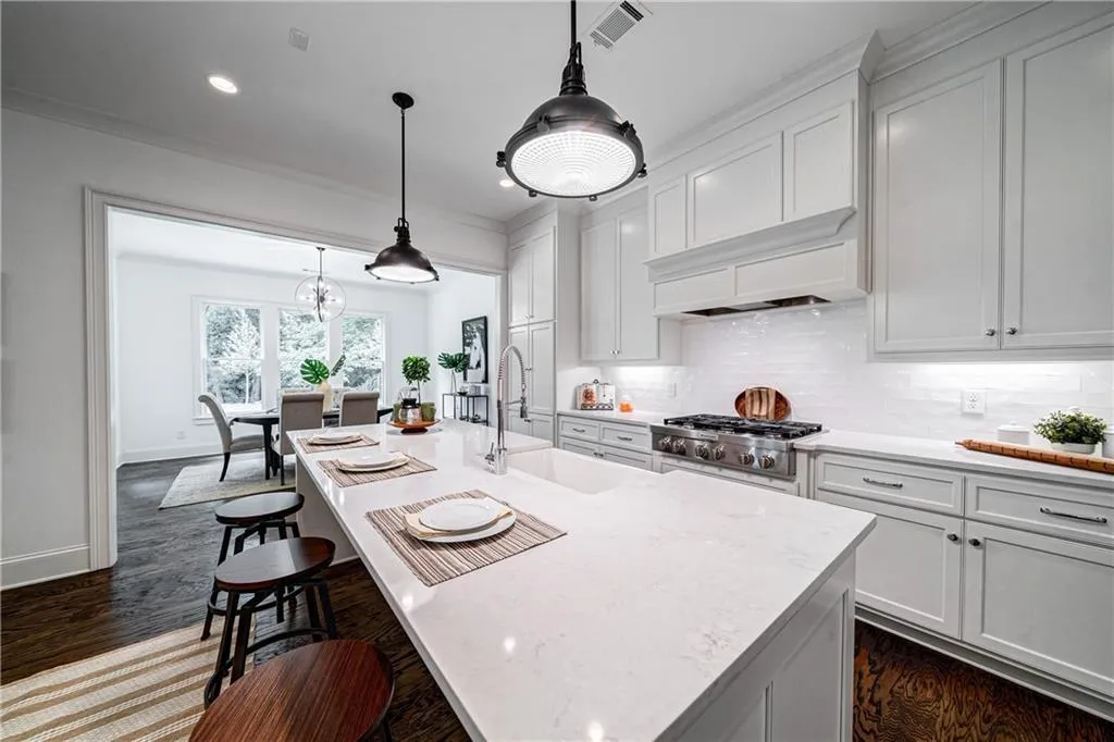 281 Green Hill Road, Sandy Springs, Georgia 30342, 4 Bedrooms Bedrooms, ,3 BathroomsBathrooms,Residential,Sold,281 Green Hill Road,6747189