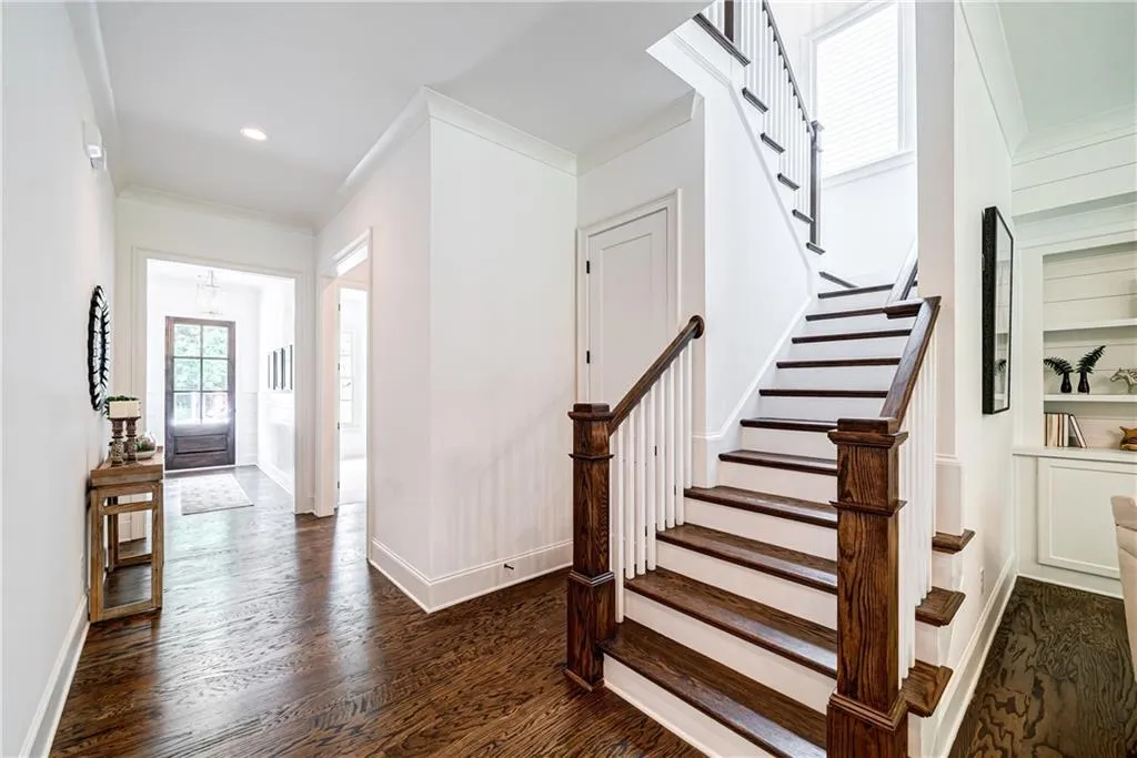 281 Green Hill Road, Sandy Springs, Georgia 30342, 4 Bedrooms Bedrooms, ,3 BathroomsBathrooms,Residential,Sold,281 Green Hill Road,6747189