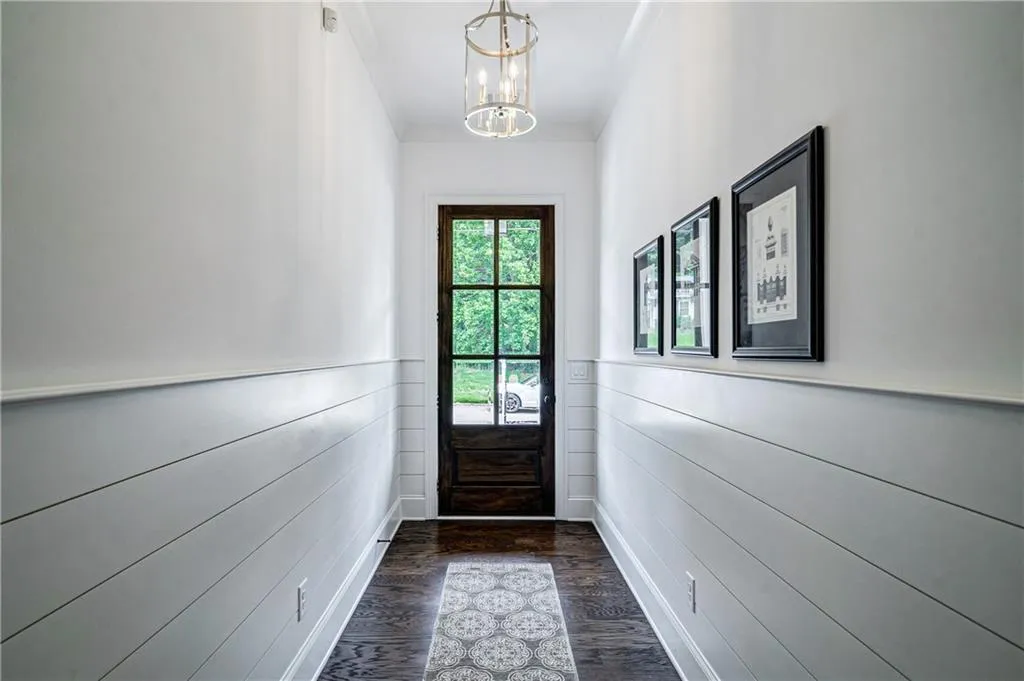 281 Green Hill Road, Sandy Springs, Georgia 30342, 4 Bedrooms Bedrooms, ,3 BathroomsBathrooms,Residential,Sold,281 Green Hill Road,6747189