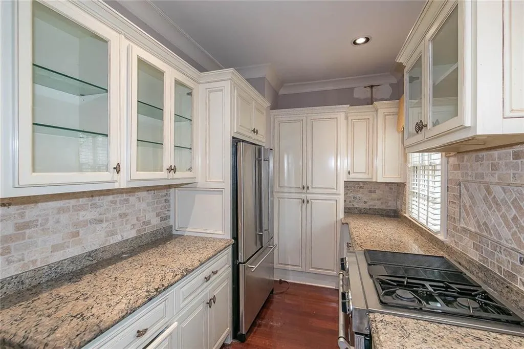 421 Oakmont Place, Sandy Springs, Georgia 30327, 6 Bedrooms Bedrooms, ,7 BathroomsBathrooms,Residential,Sold,421 Oakmont Place,7178917