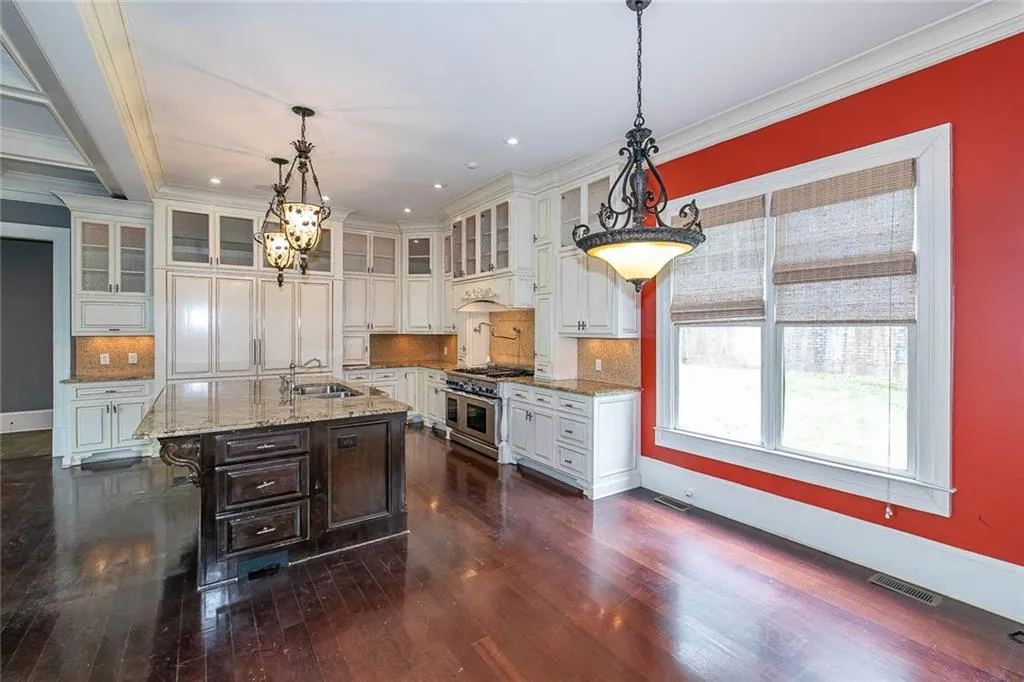 421 Oakmont Place, Sandy Springs, Georgia 30327, 6 Bedrooms Bedrooms, ,7 BathroomsBathrooms,Residential,Sold,421 Oakmont Place,7178917