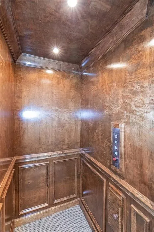 421 Oakmont Place, Sandy Springs, Georgia 30327, 6 Bedrooms Bedrooms, ,7 BathroomsBathrooms,Residential,Sold,421 Oakmont Place,7178917