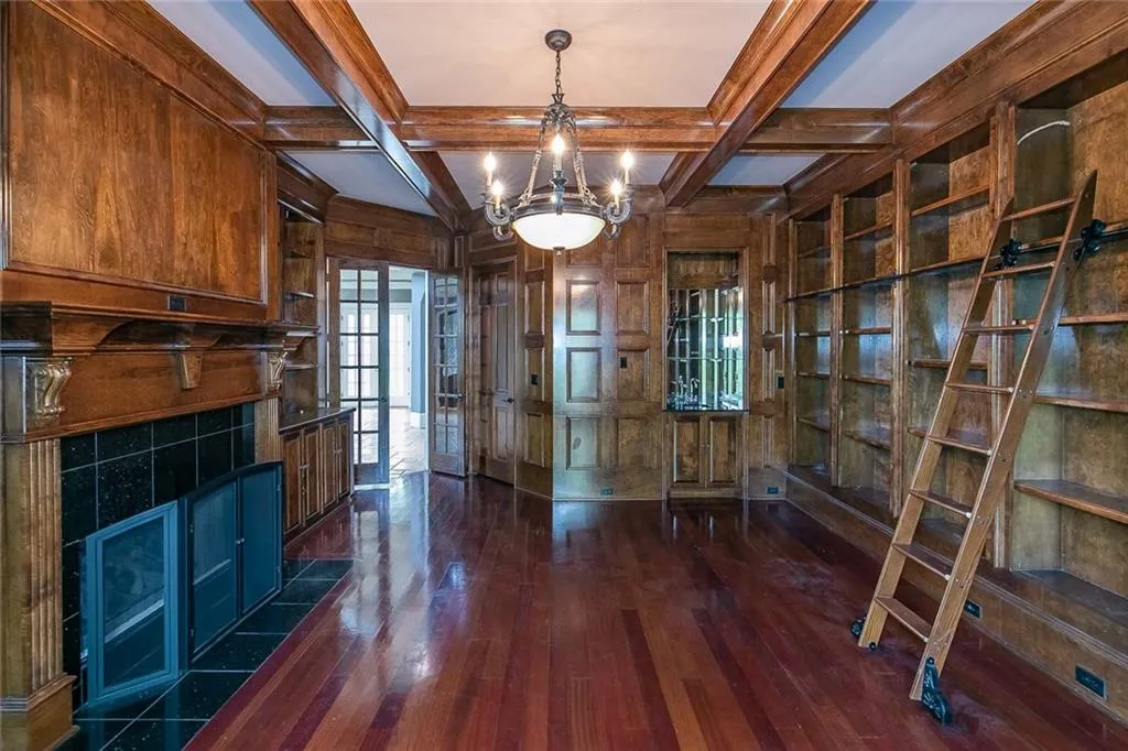 421 Oakmont Place, Sandy Springs, Georgia 30327, 6 Bedrooms Bedrooms, ,7 BathroomsBathrooms,Residential,Sold,421 Oakmont Place,7178917