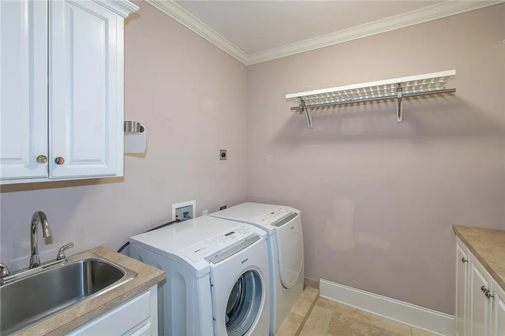 421 Oakmont Place, Sandy Springs, Georgia 30327, 6 Bedrooms Bedrooms, ,7 BathroomsBathrooms,Residential,Sold,421 Oakmont Place,7178917