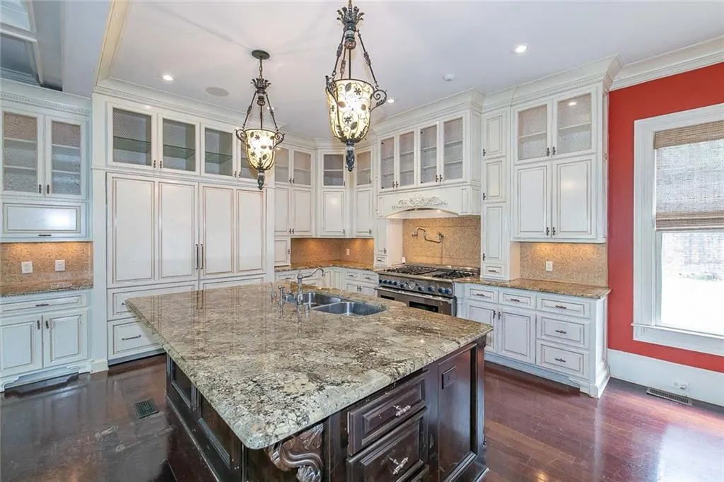 421 Oakmont Place, Sandy Springs, Georgia 30327, 6 Bedrooms Bedrooms, ,7 BathroomsBathrooms,Residential,Sold,421 Oakmont Place,7178917