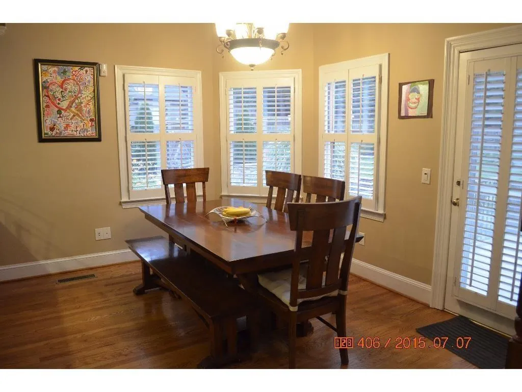 125 Bayvale Court Ne, Sandy Springs, Georgia 30328, 5 Bedrooms Bedrooms, ,4 BathroomsBathrooms,Residential,Sold,125 Bayvale Court Ne,5664383