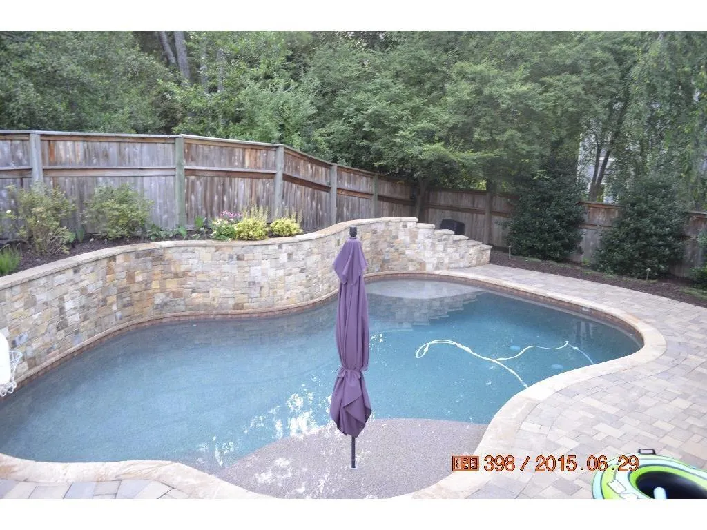 125 Bayvale Court Ne, Sandy Springs, Georgia 30328, 5 Bedrooms Bedrooms, ,4 BathroomsBathrooms,Residential,Sold,125 Bayvale Court Ne,5664383