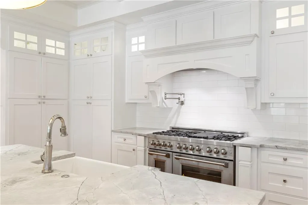 855 Davis Drive, Atlanta, Georgia 30327, 9 Bedrooms Bedrooms, ,9 BathroomsBathrooms,Residential,Sold,855 Davis Drive,7221421