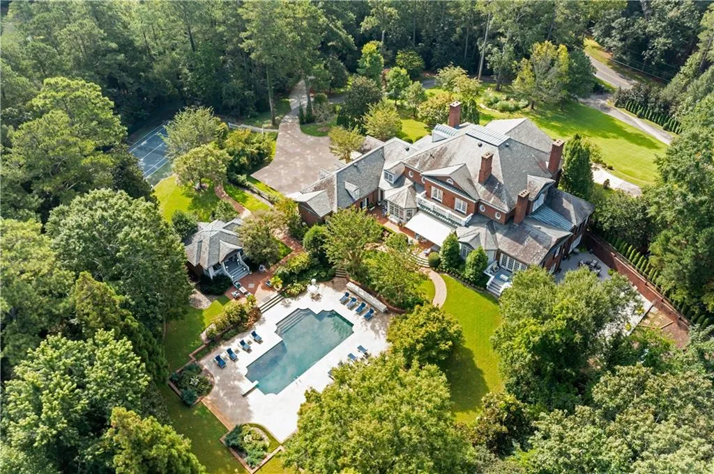 855 Davis Drive, Atlanta, Georgia 30327, 9 Bedrooms Bedrooms, ,9 BathroomsBathrooms,Residential,Sold,855 Davis Drive,7221421