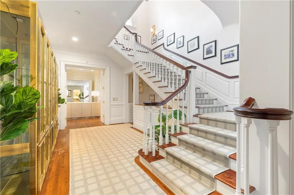 855 Davis Drive, Atlanta, Georgia 30327, 9 Bedrooms Bedrooms, ,9 BathroomsBathrooms,Residential,Sold,855 Davis Drive,7221421