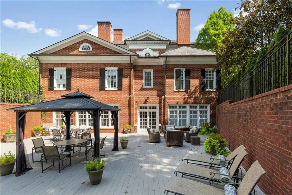 855 Davis Drive, Atlanta, Georgia 30327, 9 Bedrooms Bedrooms, ,9 BathroomsBathrooms,Residential,Sold,855 Davis Drive,7221421